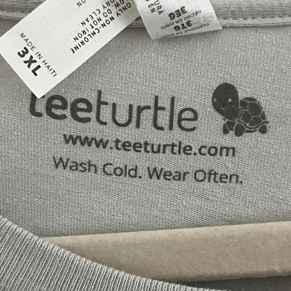 Tee turtle Apparel Gray Superhero Dog HALLO-WEINER 3x NWT - Picture 2 of 7